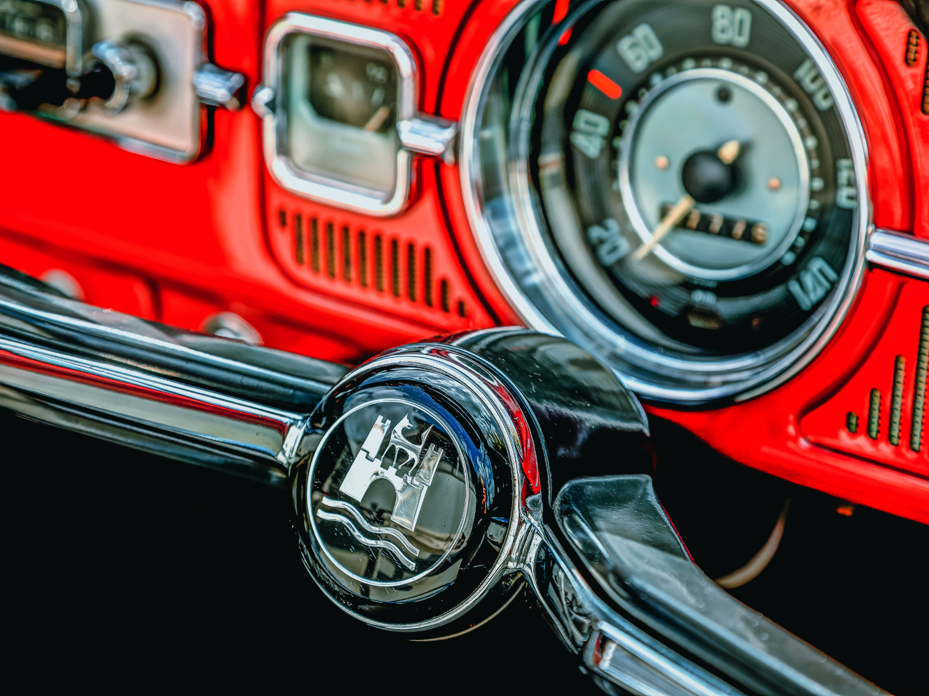 1966 フォルクスワーゲン・ビートル ウィズ　ティアドロップ・トレーラー 1966 フォルクスワーゲン・ビートル ウィズ ティアドロップ